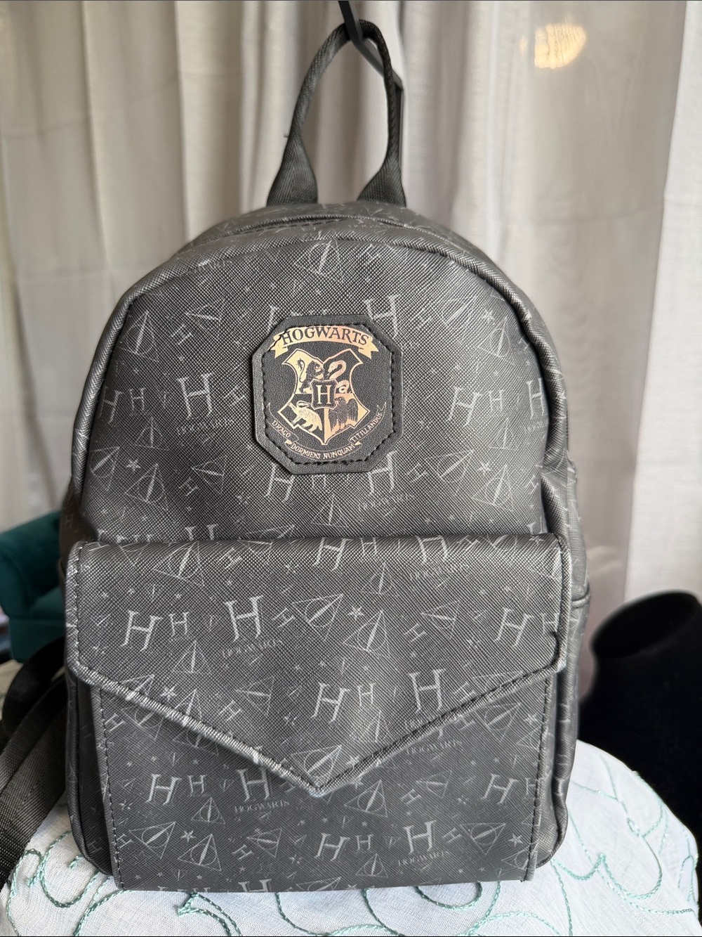 Hogwarts Crest Black Mini Backpack - Themed School Crest Design